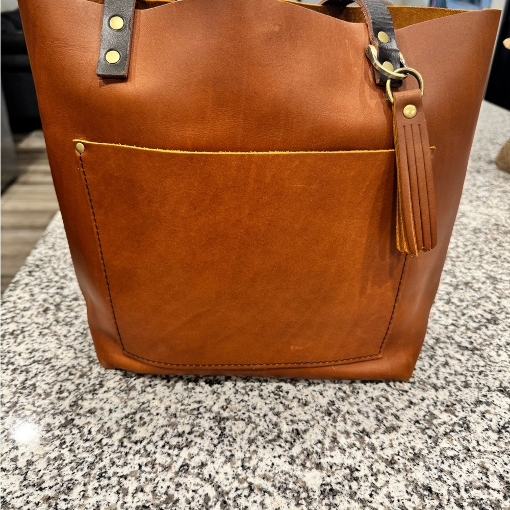 Portland Leather Goods Honey Medium tote with tassel